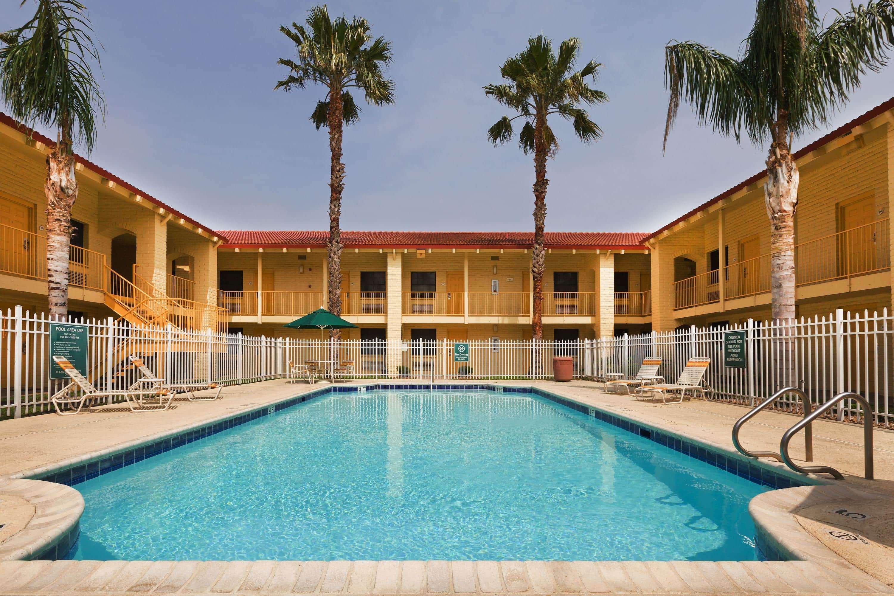 La Quinta Inn By Wyndham Вікторія Екстер'єр фото