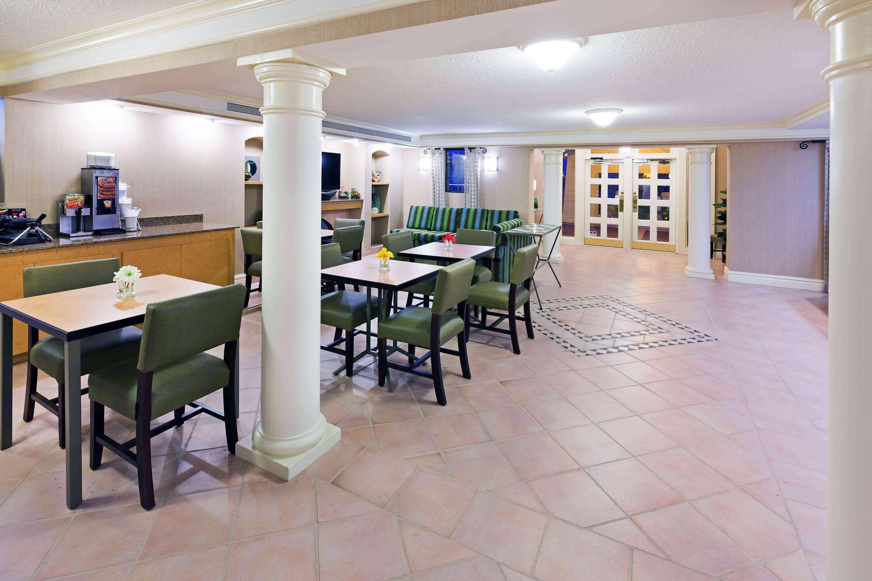 La Quinta Inn By Wyndham Вікторія Екстер'єр фото
